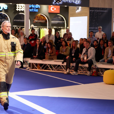 performance-apparels-on-stage-jlv-16 (1)