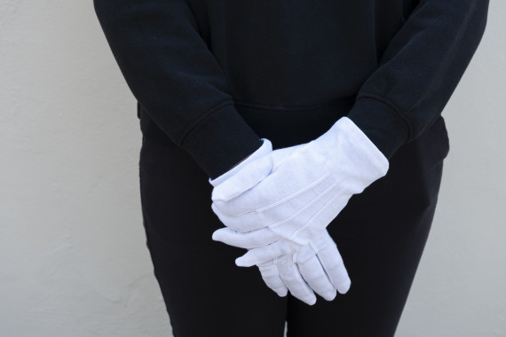 WHITE CEREMONIAL GLOVE