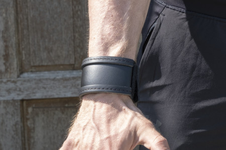 LEATHER WRIST PROTECTOR FOR USE WITH HANDCUFFS